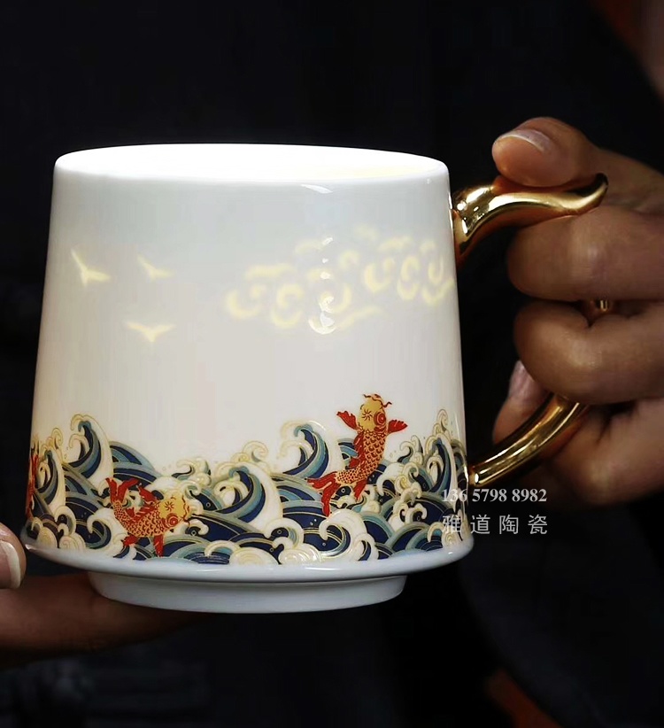 高檔描金帶蓋過濾陶瓷茶杯禮品（魚躍龍門）